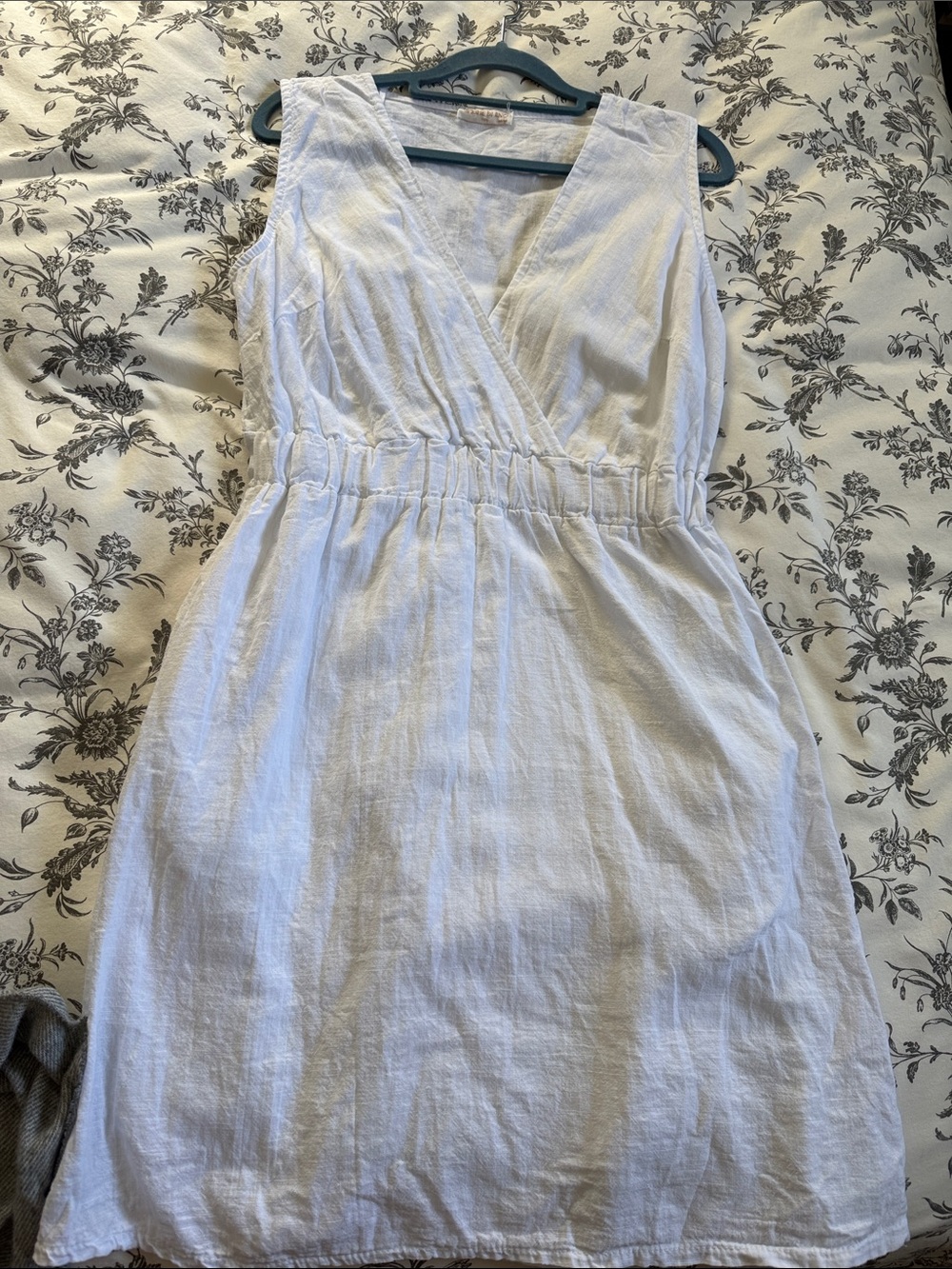 Linen lined Sleeveless V-Neck Dress with pockets